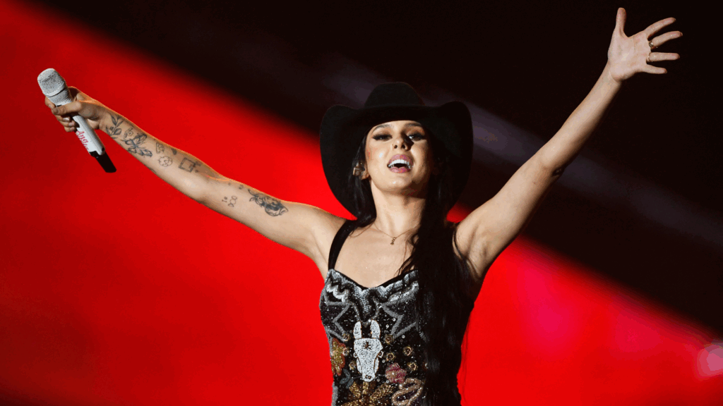 Ana Castela cantará hino nacional em jogo da NFL no Brasil